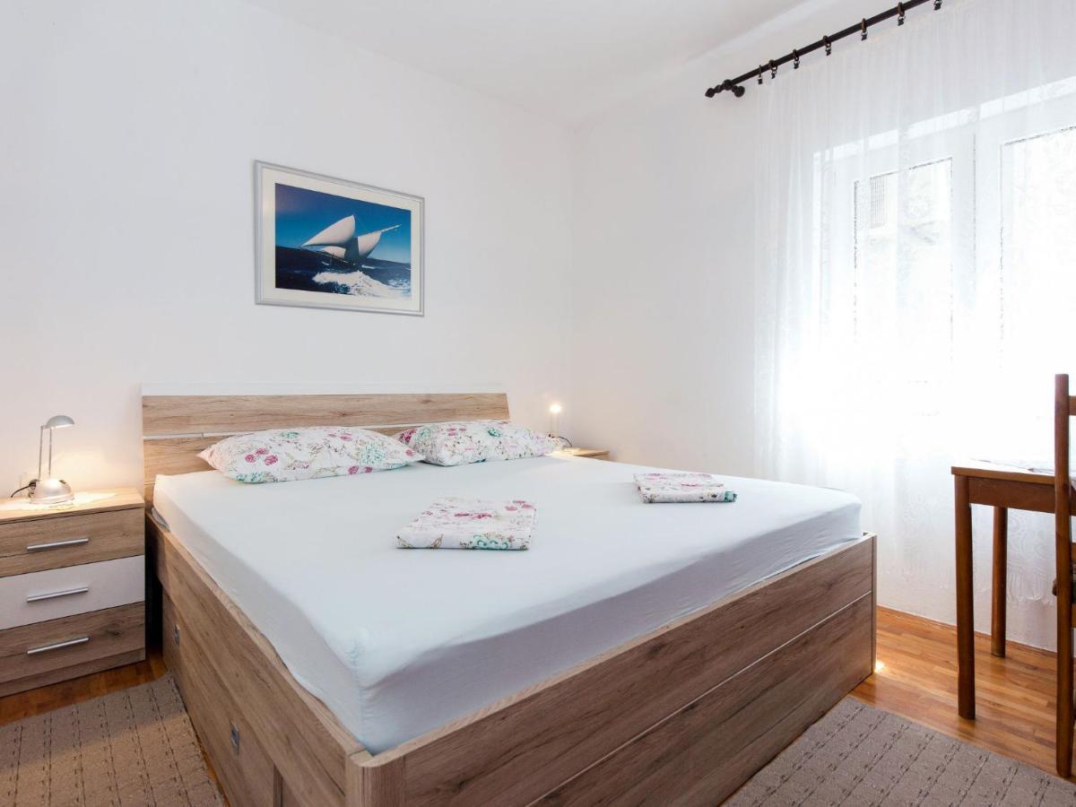 Apartment Josipa - Snj113 By Interhome
